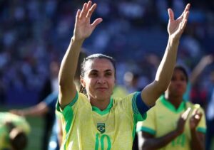 Marta fez seu último jogo oficial pela seleção — Foto: FRANCK FIFE / AFP